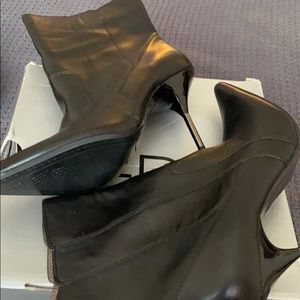 Aldo Telimele Ankle Boot (size 8)